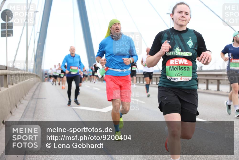 03.10.2025 - Köhlbrandbrückenlauf Lena Gebhardt http://msf.ph/oto/9200404 03.10.2025 15:23:07 Position 1 7257 meine-sportfotos.de