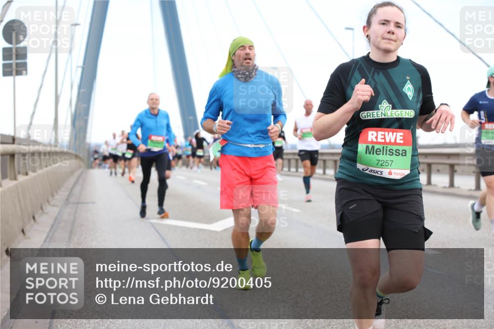 03.10.2025 - Köhlbrandbrückenlauf Lena Gebhardt http://msf.ph/oto/9200405 03.10.2025 15:23:07 Position 1 7257 meine-sportfotos.de