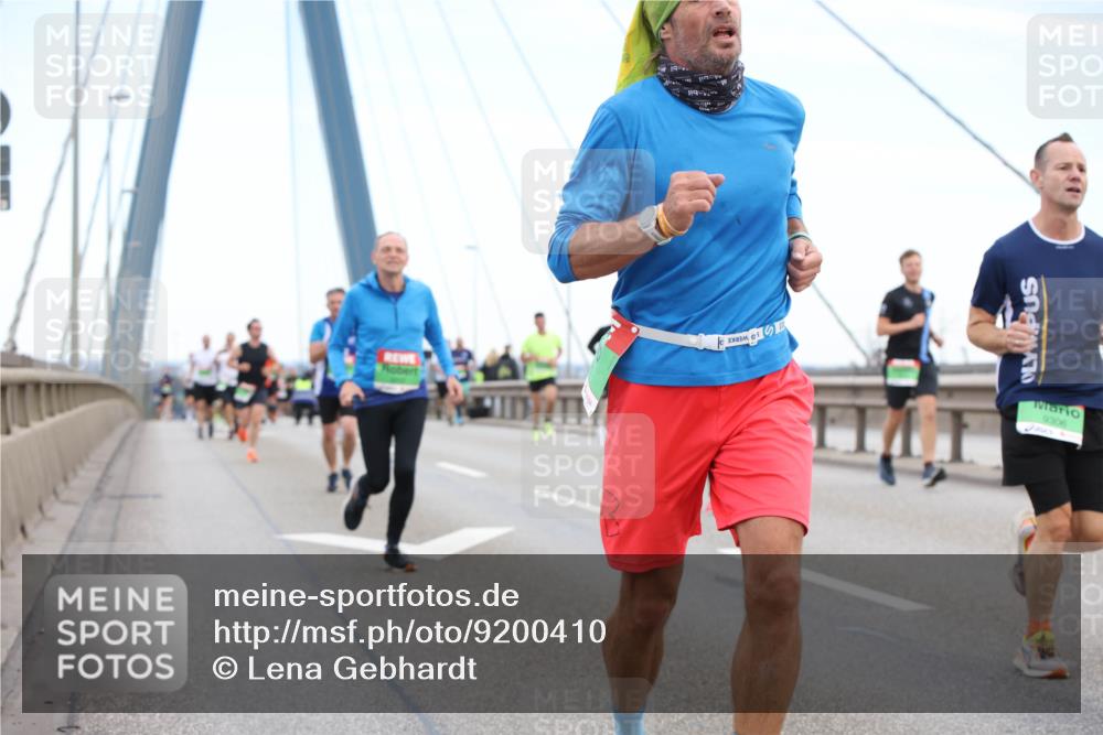 03.10.2025 - Köhlbrandbrückenlauf Lena Gebhardt http://msf.ph/oto/9200410 03.10.2025 15:23:08 Position 1 9306 meine-sportfotos.de