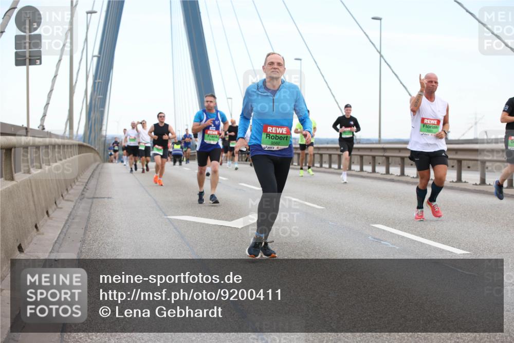 03.10.2025 - Köhlbrandbrückenlauf Lena Gebhardt http://msf.ph/oto/9200411 03.10.2025 15:23:09 Position 1 9562, 7031 meine-sportfotos.de