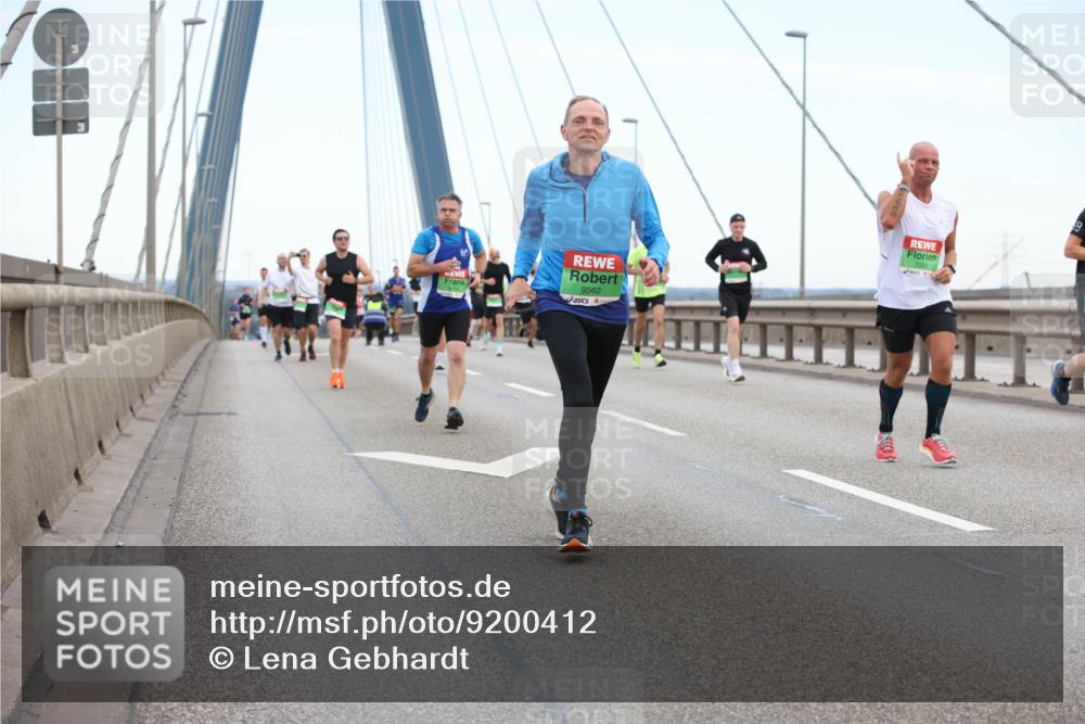 03.10.2025 - Köhlbrandbrückenlauf Lena Gebhardt http://msf.ph/oto/9200412 03.10.2025 15:23:09 Position 1 9562, 7031 meine-sportfotos.de