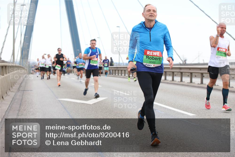 03.10.2025 - Köhlbrandbrückenlauf Lena Gebhardt http://msf.ph/oto/9200416 03.10.2025 15:23:10 Position 1 9562, 7031 meine-sportfotos.de