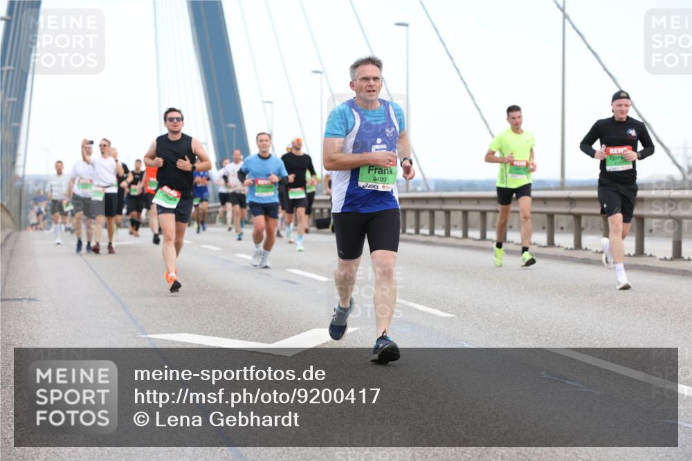 03.10.2025 - Köhlbrandbrückenlauf Lena Gebhardt http://msf.ph/oto/9200417 03.10.2025 15:23:11 Position 1 9499 meine-sportfotos.de