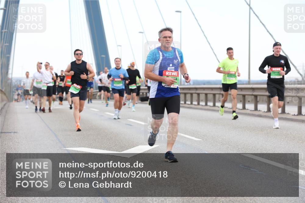 03.10.2025 - Köhlbrandbrückenlauf Lena Gebhardt http://msf.ph/oto/9200418 03.10.2025 15:23:11 Position 1  meine-sportfotos.de