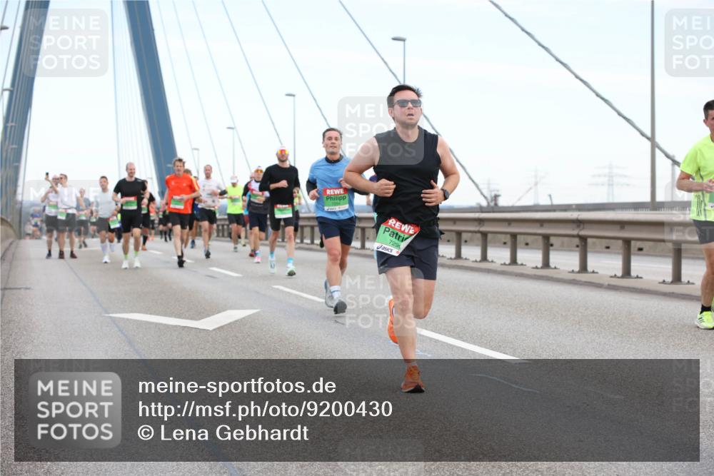 03.10.2025 - Köhlbrandbrückenlauf Lena Gebhardt http://msf.ph/oto/9200430 03.10.2025 15:23:14 Position 1 729 meine-sportfotos.de