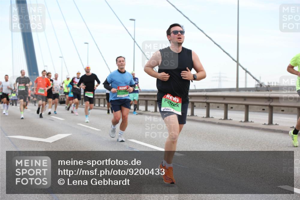 03.10.2025 - Köhlbrandbrückenlauf Lena Gebhardt http://msf.ph/oto/9200433 03.10.2025 15:23:15 Position 1  meine-sportfotos.de