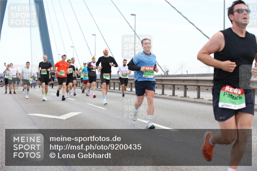 03.10.2025 - Köhlbrandbrückenlauf Lena Gebhardt http://msf.ph/oto/9200435 03.10.2025 15:23:15 Position 1 7294, 7290 meine-sportfotos.de