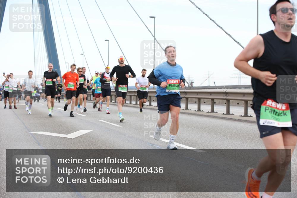03.10.2025 - Köhlbrandbrückenlauf Lena Gebhardt http://msf.ph/oto/9200436 03.10.2025 15:23:15 Position 1 7294, 7290 meine-sportfotos.de