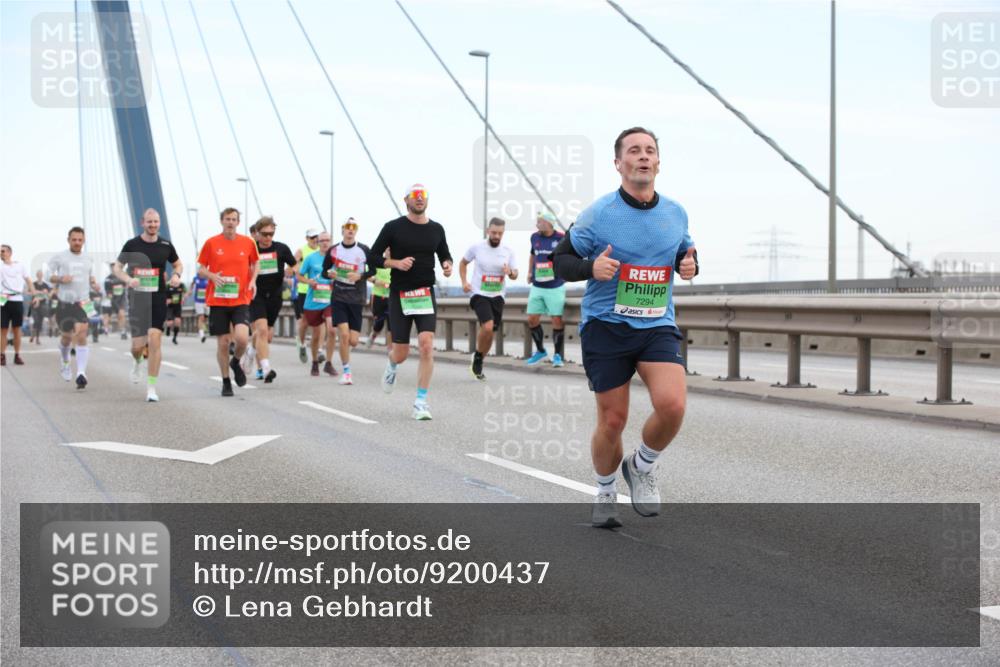03.10.2025 - Köhlbrandbrückenlauf Lena Gebhardt http://msf.ph/oto/9200437 03.10.2025 15:23:16 Position 1 7294 meine-sportfotos.de