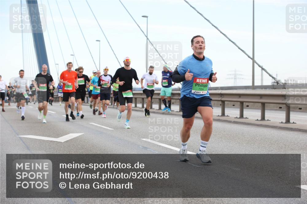 03.10.2025 - Köhlbrandbrückenlauf Lena Gebhardt http://msf.ph/oto/9200438 03.10.2025 15:23:16 Position 1 7294 meine-sportfotos.de