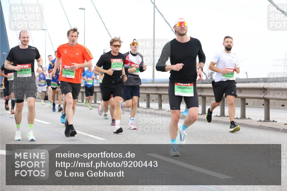 03.10.2025 - Köhlbrandbrückenlauf Lena Gebhardt http://msf.ph/oto/9200443 03.10.2025 15:23:17 Position 1 7116, 9568, 7577, 7094, 7396 meine-sportfotos.de