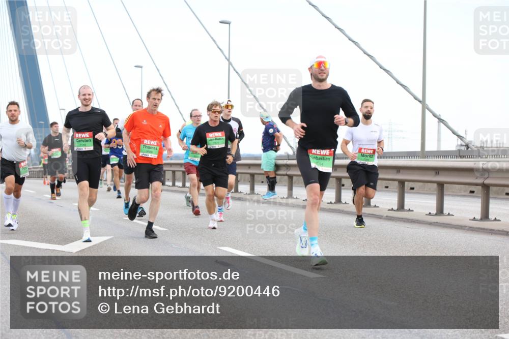 03.10.2025 - Köhlbrandbrückenlauf Lena Gebhardt http://msf.ph/oto/9200446 03.10.2025 15:23:17 Position 1 7116, 9568, 7396, 094 meine-sportfotos.de