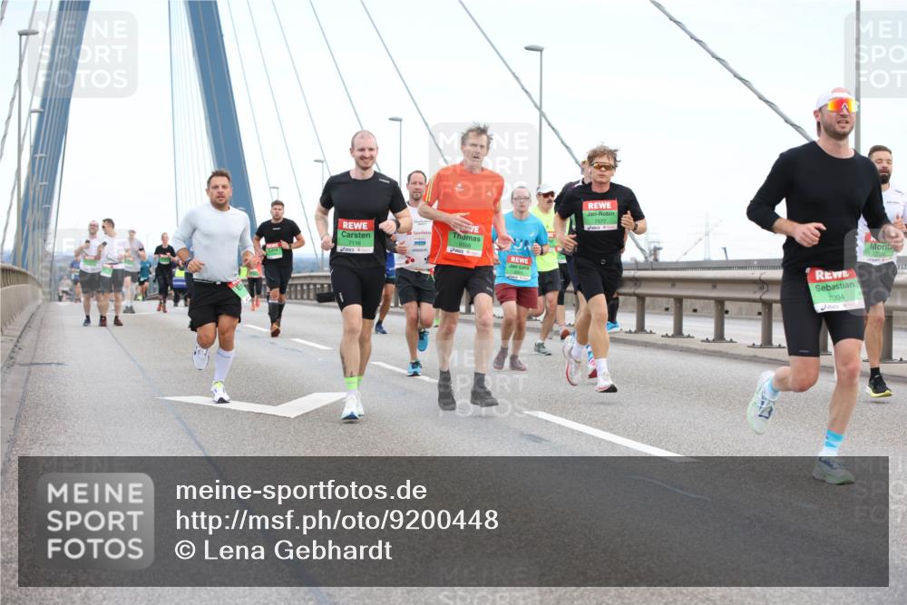 03.10.2025 - Köhlbrandbrückenlauf Lena Gebhardt http://msf.ph/oto/9200448 03.10.2025 15:23:18 Position 1 7116, 9568, 8509, 7577, 7094 meine-sportfotos.de