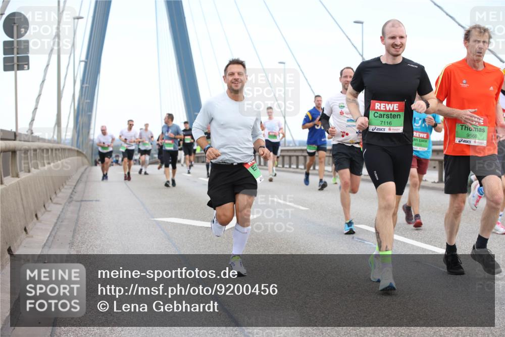 03.10.2025 - Köhlbrandbrückenlauf Lena Gebhardt http://msf.ph/oto/9200456 03.10.2025 15:23:19 Position 1 7116, 9568 meine-sportfotos.de