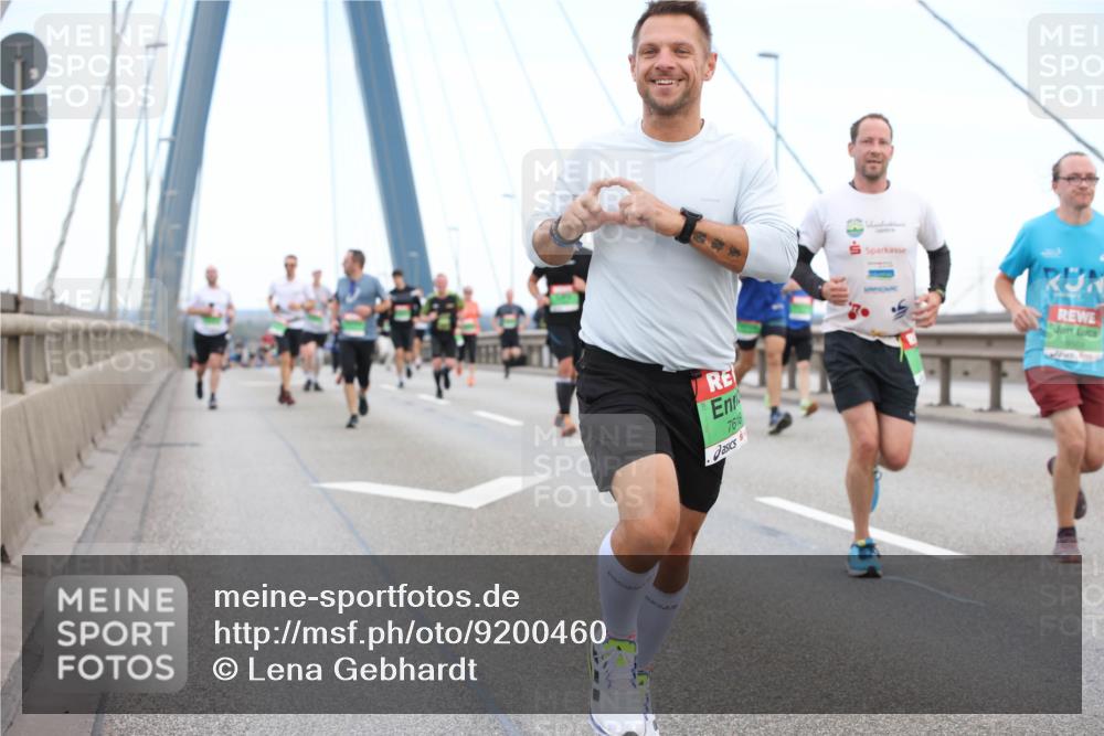 03.10.2025 - Köhlbrandbrückenlauf Lena Gebhardt http://msf.ph/oto/9200460 03.10.2025 15:23:20 Position 1 7618, 8509 meine-sportfotos.de