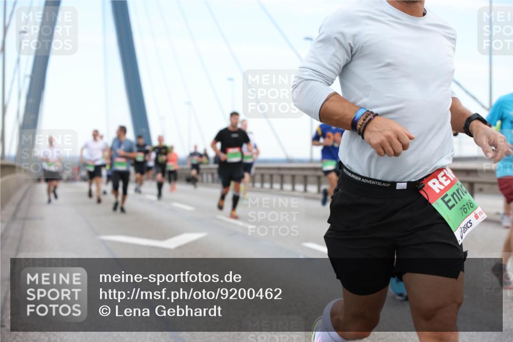 03.10.2025 - Köhlbrandbrückenlauf Lena Gebhardt http://msf.ph/oto/9200462 03.10.2025 15:23:21 Position 1 7618 meine-sportfotos.de