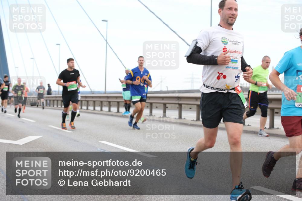 03.10.2025 - Köhlbrandbrückenlauf Lena Gebhardt http://msf.ph/oto/9200465 03.10.2025 15:23:21 Position 1  meine-sportfotos.de