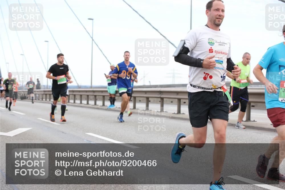 03.10.2025 - Köhlbrandbrückenlauf Lena Gebhardt http://msf.ph/oto/9200466 03.10.2025 15:23:21 Position 1  meine-sportfotos.de