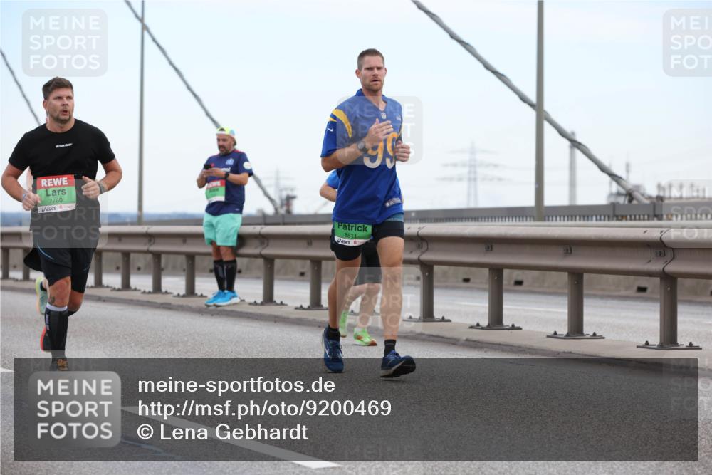 03.10.2025 - Köhlbrandbrückenlauf Lena Gebhardt http://msf.ph/oto/9200469 03.10.2025 15:23:22 Position 1 7780, 8811 meine-sportfotos.de