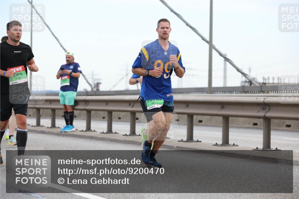 03.10.2025 - Köhlbrandbrückenlauf Lena Gebhardt http://msf.ph/oto/9200470 03.10.2025 15:23:22 Position 1 7780, 8811 meine-sportfotos.de