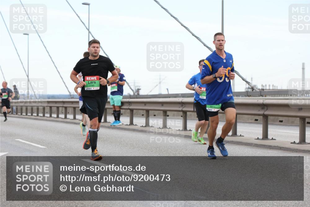 03.10.2025 - Köhlbrandbrückenlauf Lena Gebhardt http://msf.ph/oto/9200473 03.10.2025 15:23:22 Position 1 7780, 8811 meine-sportfotos.de