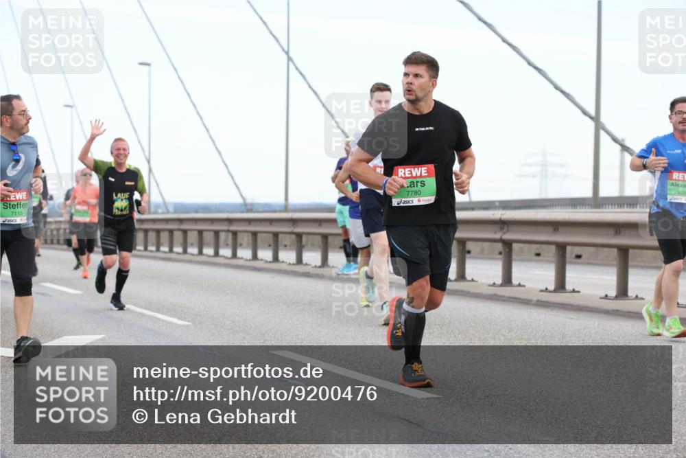 03.10.2025 - Köhlbrandbrückenlauf Lena Gebhardt http://msf.ph/oto/9200476 03.10.2025 15:23:23 Position 1 7115, 7780, 959 meine-sportfotos.de