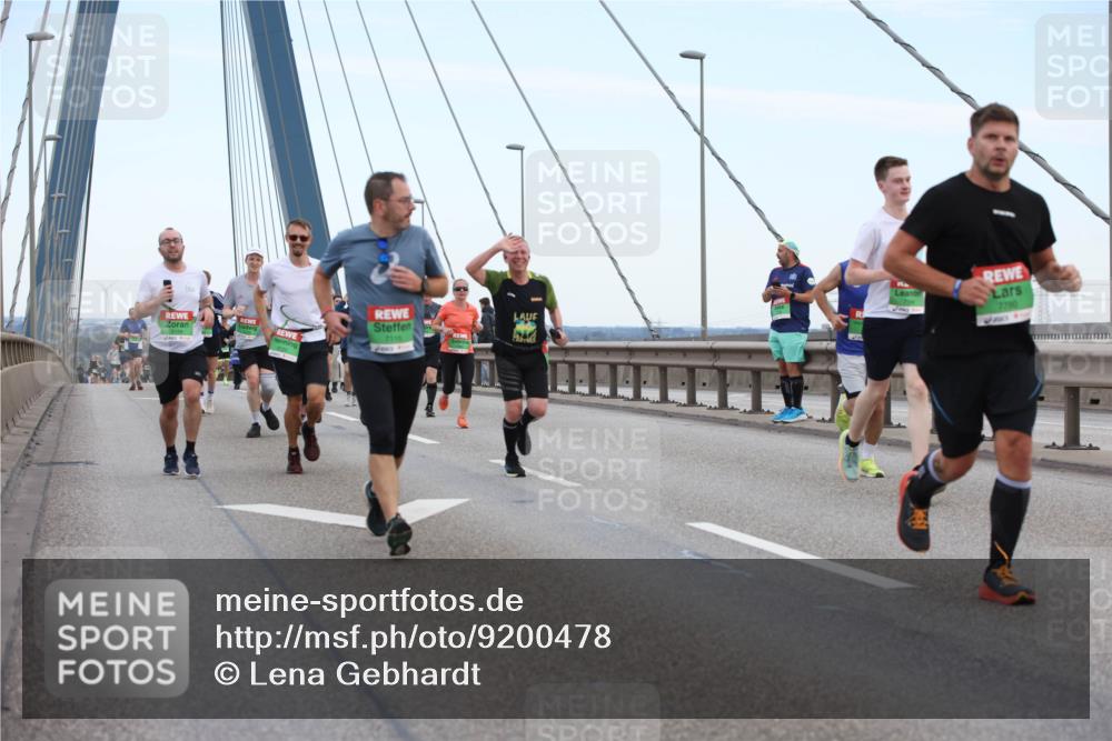 03.10.2025 - Köhlbrandbrückenlauf Lena Gebhardt http://msf.ph/oto/9200478 03.10.2025 15:23:23 Position 1 7115, 7780 meine-sportfotos.de