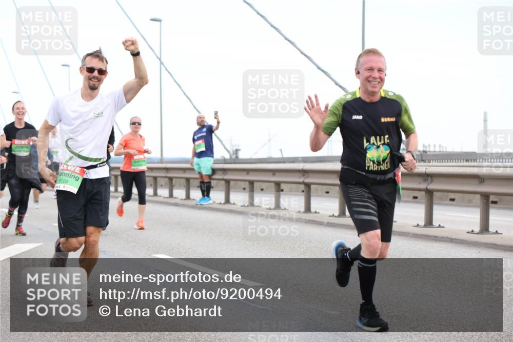 03.10.2025 - Köhlbrandbrückenlauf Lena Gebhardt http://msf.ph/oto/9200494 03.10.2025 15:23:26 Position 1 9129 meine-sportfotos.de