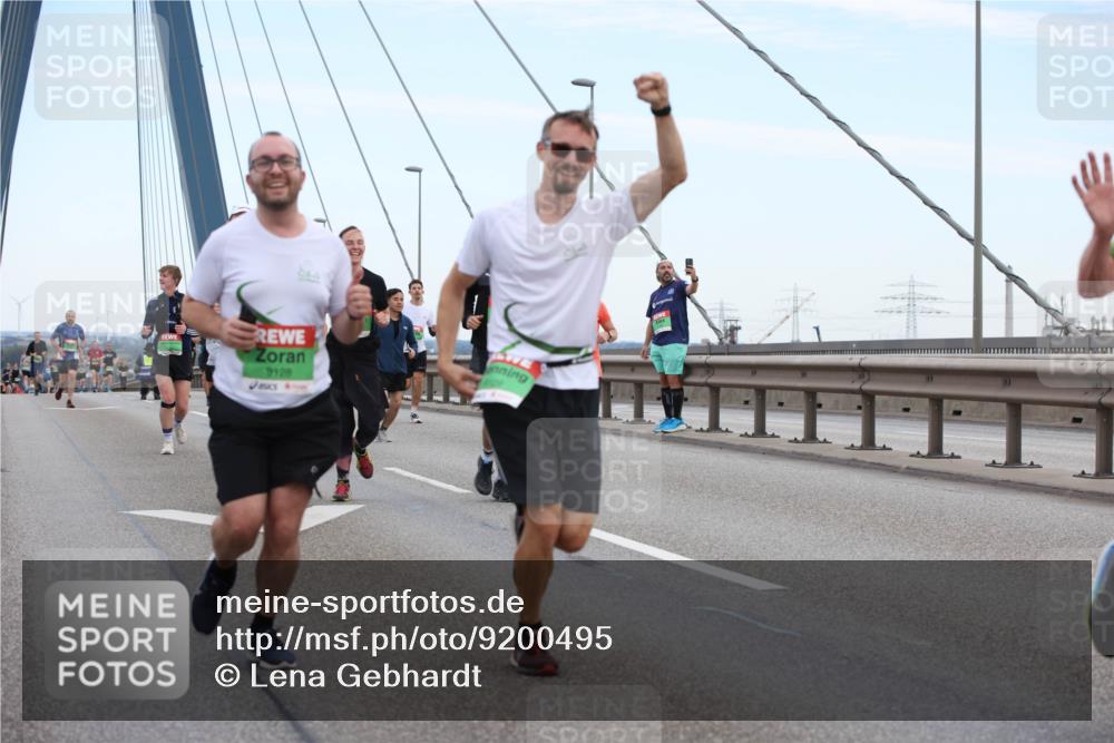 03.10.2025 - Köhlbrandbrückenlauf Lena Gebhardt http://msf.ph/oto/9200495 03.10.2025 15:23:26 Position 1 9128 meine-sportfotos.de