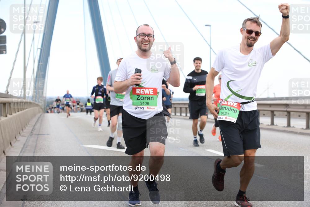 03.10.2025 - Köhlbrandbrückenlauf Lena Gebhardt http://msf.ph/oto/9200498 03.10.2025 15:23:27 Position 1 9128, 9129 meine-sportfotos.de