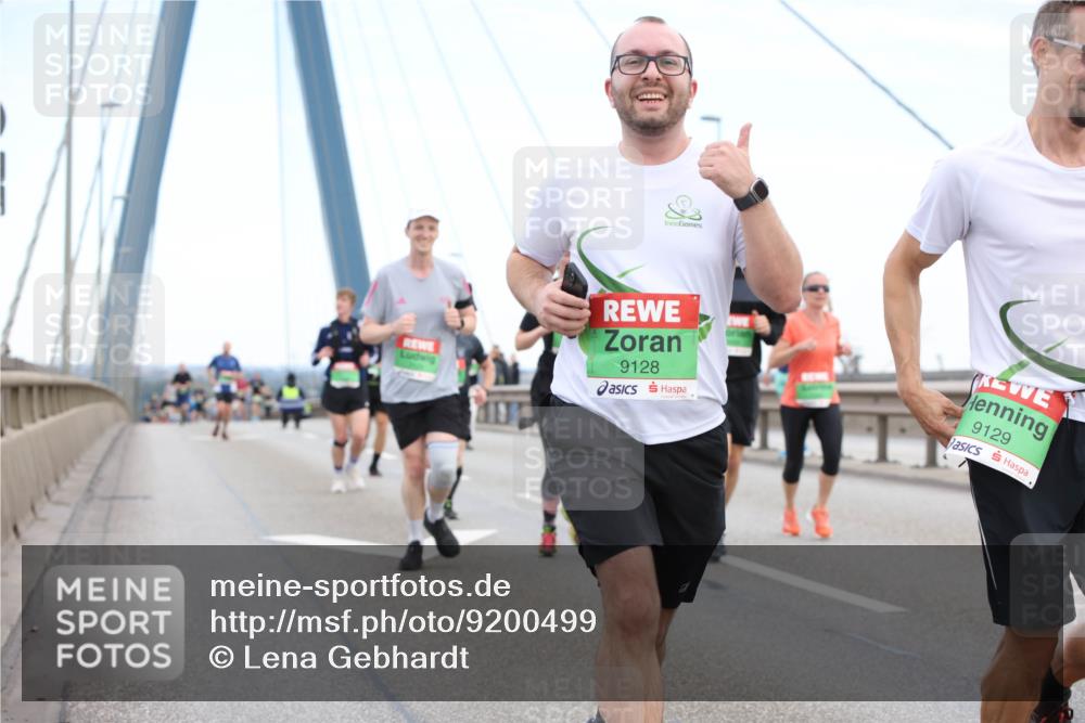 03.10.2025 - Köhlbrandbrückenlauf Lena Gebhardt http://msf.ph/oto/9200499 03.10.2025 15:23:27 Position 1 9128, 9129 meine-sportfotos.de
