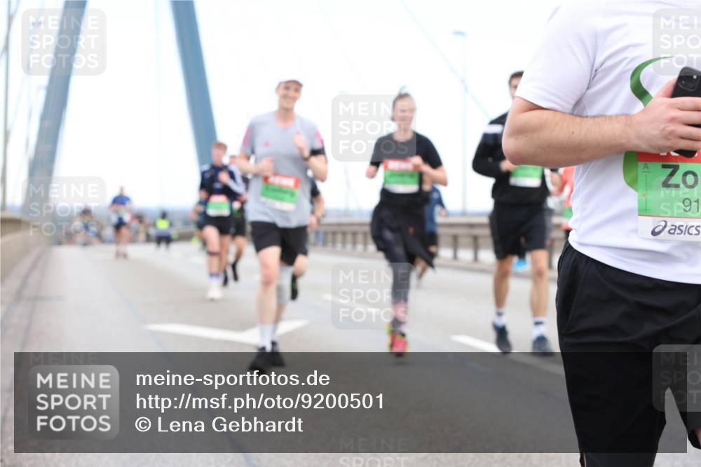 03.10.2025 - Köhlbrandbrückenlauf Lena Gebhardt http://msf.ph/oto/9200501 03.10.2025 15:23:28 Position 1 91 meine-sportfotos.de