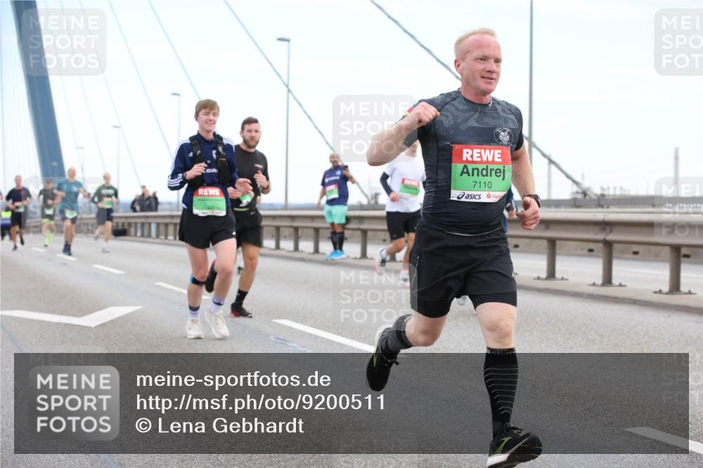 03.10.2025 - Köhlbrandbrückenlauf Lena Gebhardt http://msf.ph/oto/9200511 03.10.2025 15:23:30 Position 1 7110 meine-sportfotos.de