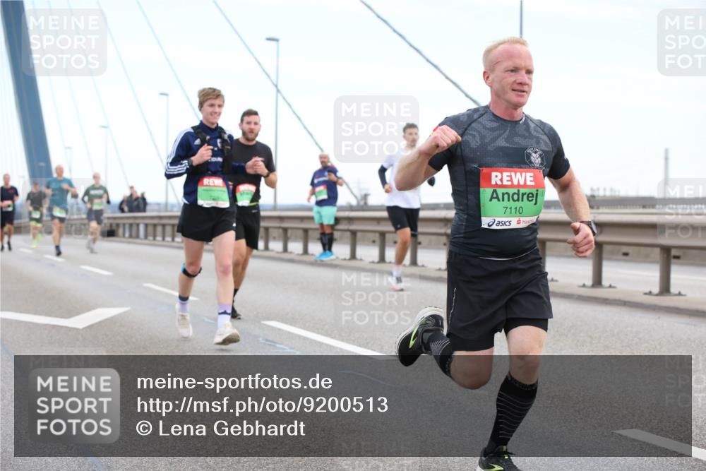 03.10.2025 - Köhlbrandbrückenlauf Lena Gebhardt http://msf.ph/oto/9200513 03.10.2025 15:23:30 Position 1 7110 meine-sportfotos.de