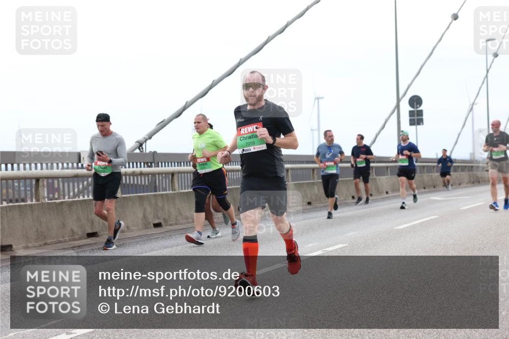03.10.2025 - Köhlbrandbrückenlauf Lena Gebhardt http://msf.ph/oto/9200603 03.10.2025 15:40:35 Position 2 7259 meine-sportfotos.de