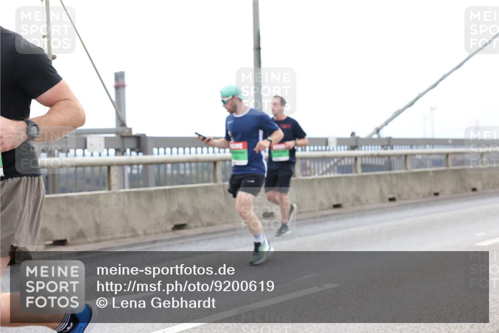 03.10.2025 - Köhlbrandbrückenlauf Lena Gebhardt http://msf.ph/oto/9200619 03.10.2025 15:40:40 Position 2  meine-sportfotos.de