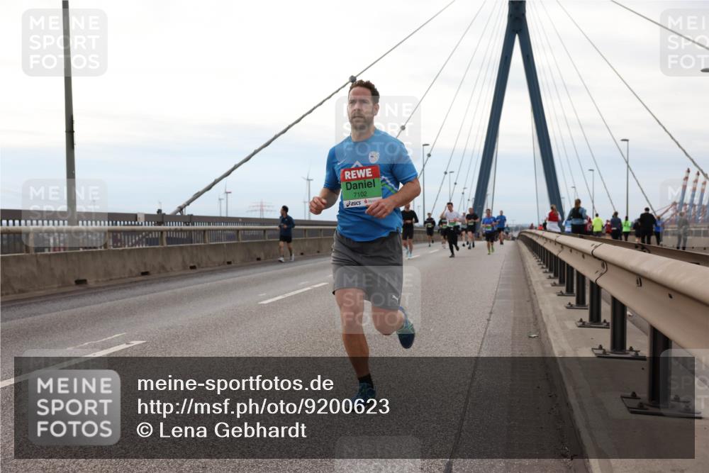 03.10.2025 - Köhlbrandbrückenlauf Lena Gebhardt http://msf.ph/oto/9200623 03.10.2025 15:40:41 Position 2 7102 meine-sportfotos.de