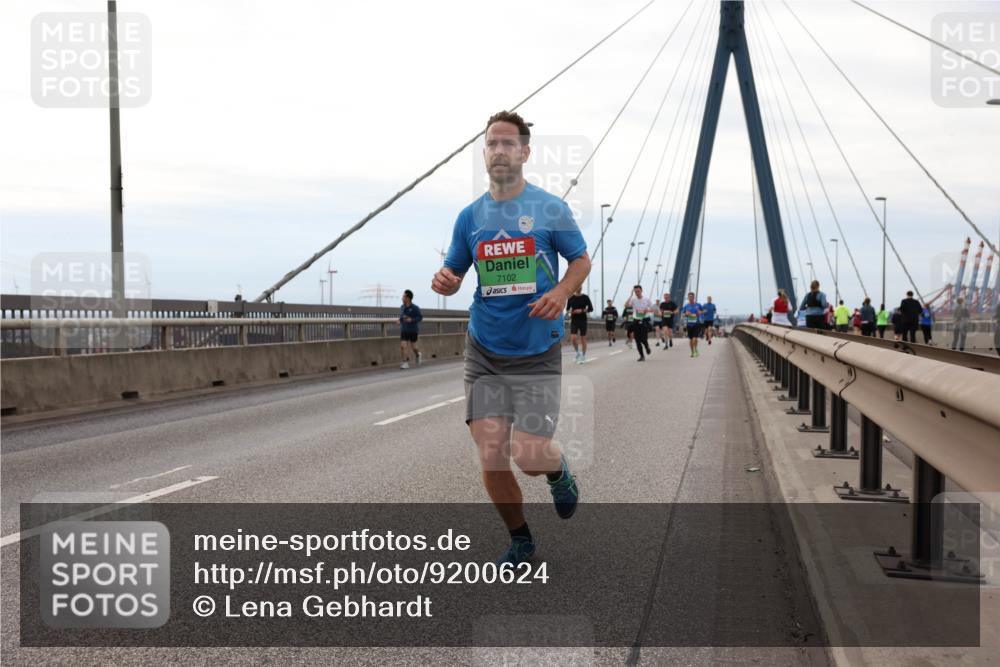 03.10.2025 - Köhlbrandbrückenlauf Lena Gebhardt http://msf.ph/oto/9200624 03.10.2025 15:40:41 Position 2 7102 meine-sportfotos.de