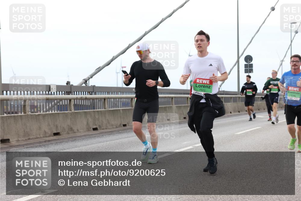 03.10.2025 - Köhlbrandbrückenlauf Lena Gebhardt http://msf.ph/oto/9200625 03.10.2025 15:40:46 Position 2 7522, 9595 meine-sportfotos.de