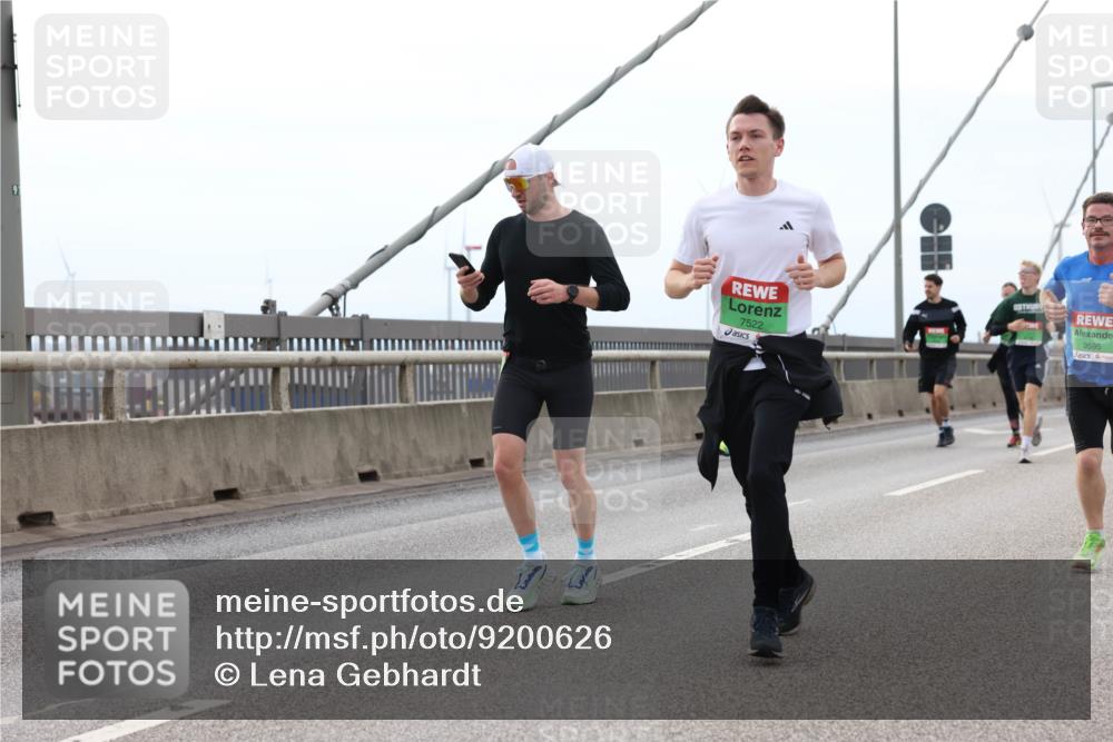 03.10.2025 - Köhlbrandbrückenlauf Lena Gebhardt http://msf.ph/oto/9200626 03.10.2025 15:40:46 Position 2 91, 7522, 9595 meine-sportfotos.de