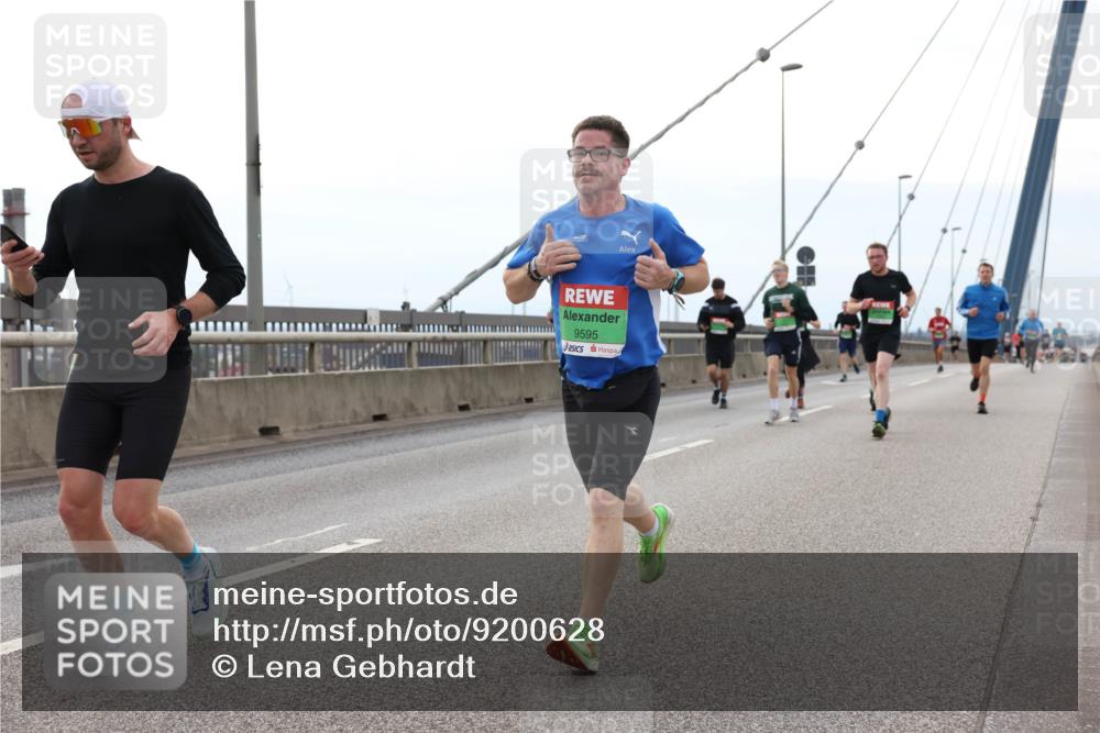 03.10.2025 - Köhlbrandbrückenlauf Lena Gebhardt http://msf.ph/oto/9200628 03.10.2025 15:40:48 Position 2 9595 meine-sportfotos.de