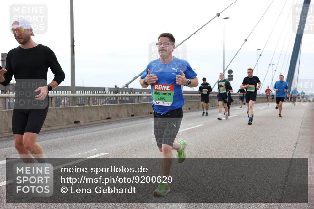 03.10.2025 - Köhlbrandbrückenlauf Lena Gebhardt http://msf.ph/oto/9200629 03.10.2025 15:40:48 Position 2 9595 meine-sportfotos.de