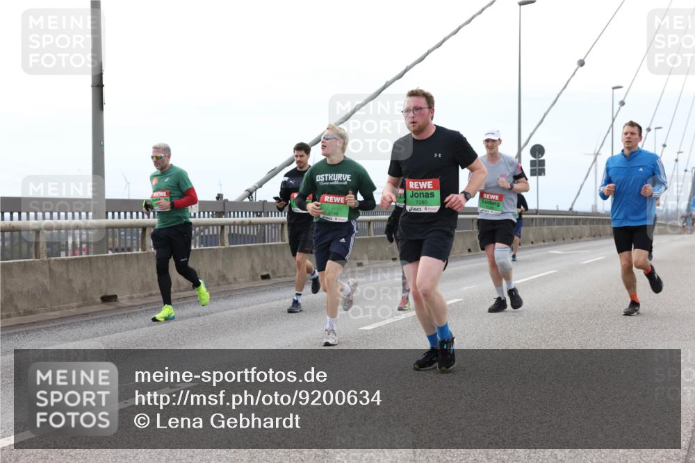 03.10.2025 - Köhlbrandbrückenlauf Lena Gebhardt http://msf.ph/oto/9200634 03.10.2025 15:40:50 Position 2 9746, 7280 meine-sportfotos.de