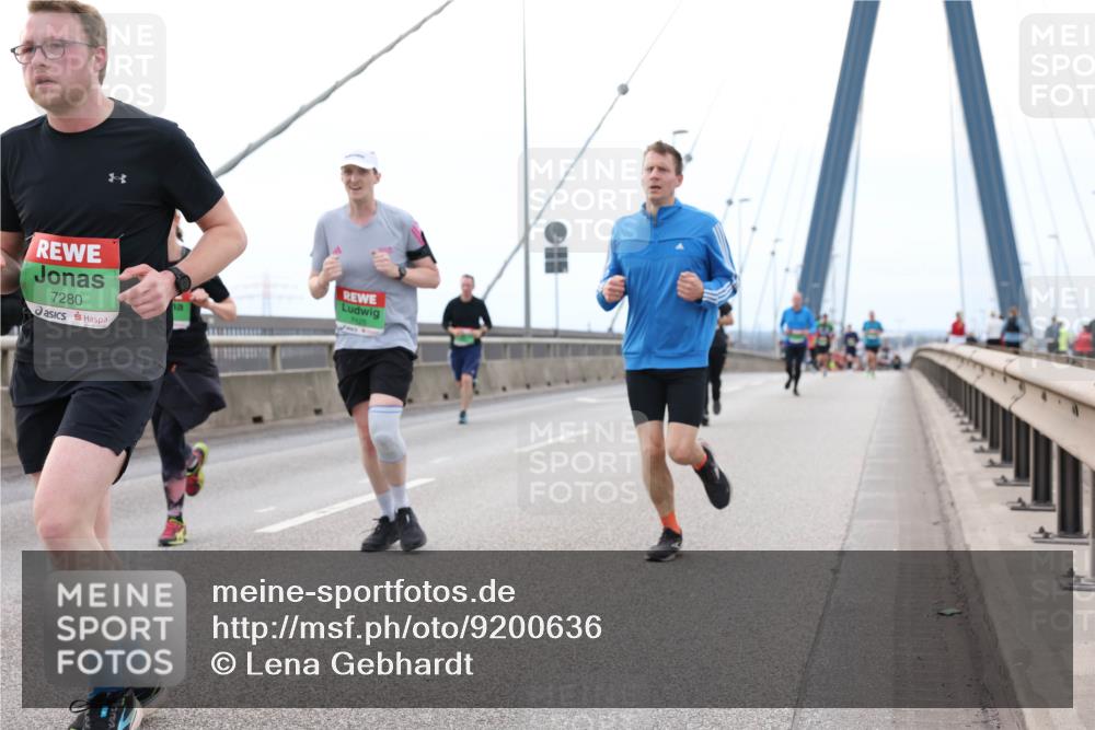03.10.2025 - Köhlbrandbrückenlauf Lena Gebhardt http://msf.ph/oto/9200636 03.10.2025 15:40:50 Position 2 7280 meine-sportfotos.de