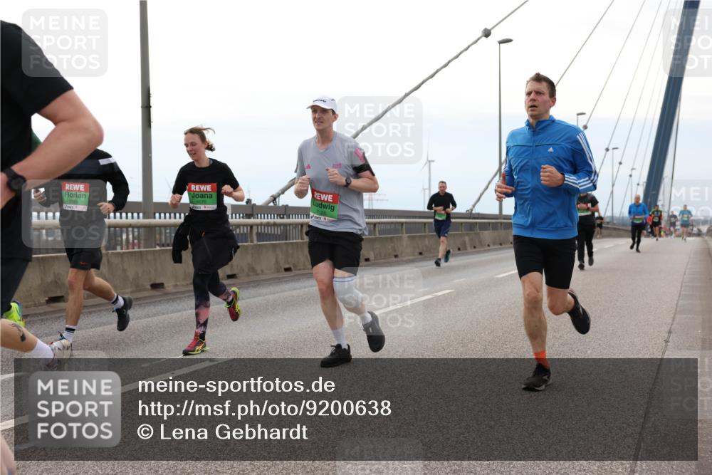 03.10.2025 - Köhlbrandbrückenlauf Lena Gebhardt http://msf.ph/oto/9200638 03.10.2025 15:40:51 Position 2 9570, 7125 meine-sportfotos.de