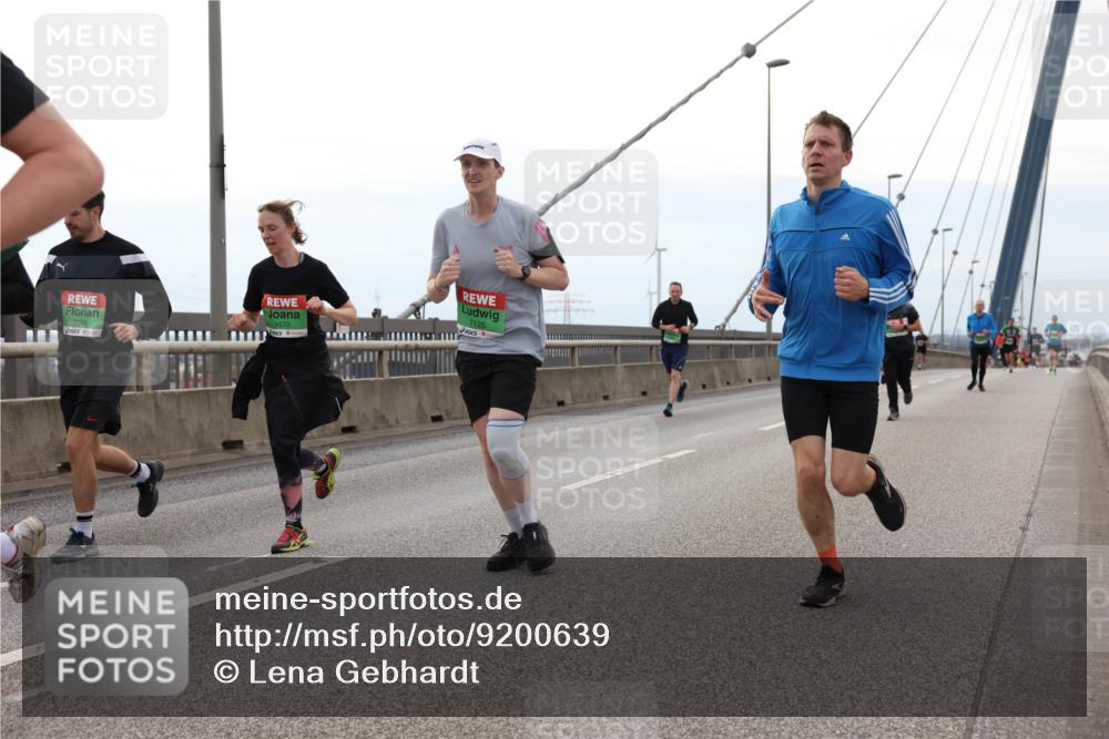03.10.2025 - Köhlbrandbrückenlauf Lena Gebhardt http://msf.ph/oto/9200639 03.10.2025 15:40:51 Position 2 9570, 7125 meine-sportfotos.de
