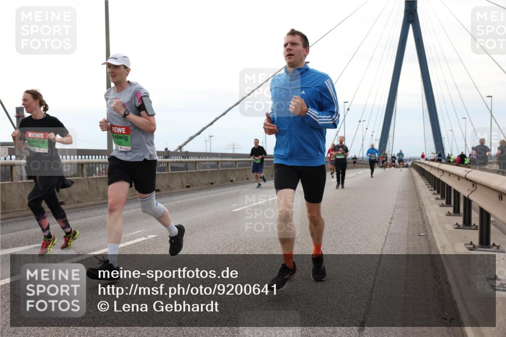 03.10.2025 - Köhlbrandbrückenlauf Lena Gebhardt http://msf.ph/oto/9200641 03.10.2025 15:40:52 Position 2 9570, 125 meine-sportfotos.de