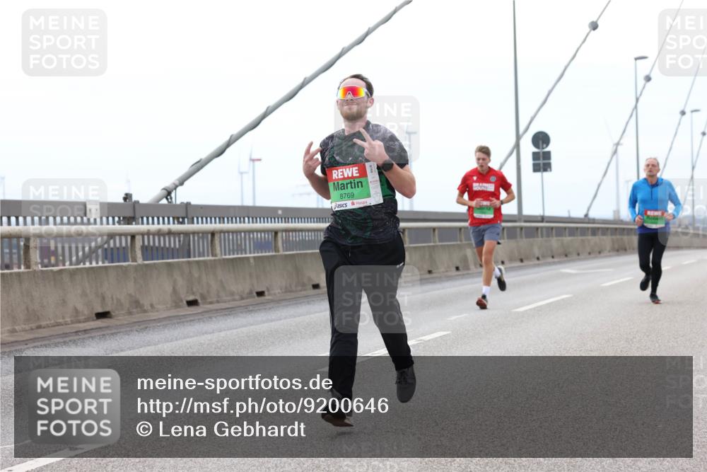 03.10.2025 - Köhlbrandbrückenlauf Lena Gebhardt http://msf.ph/oto/9200646 03.10.2025 15:40:54 Position 2 8769 meine-sportfotos.de