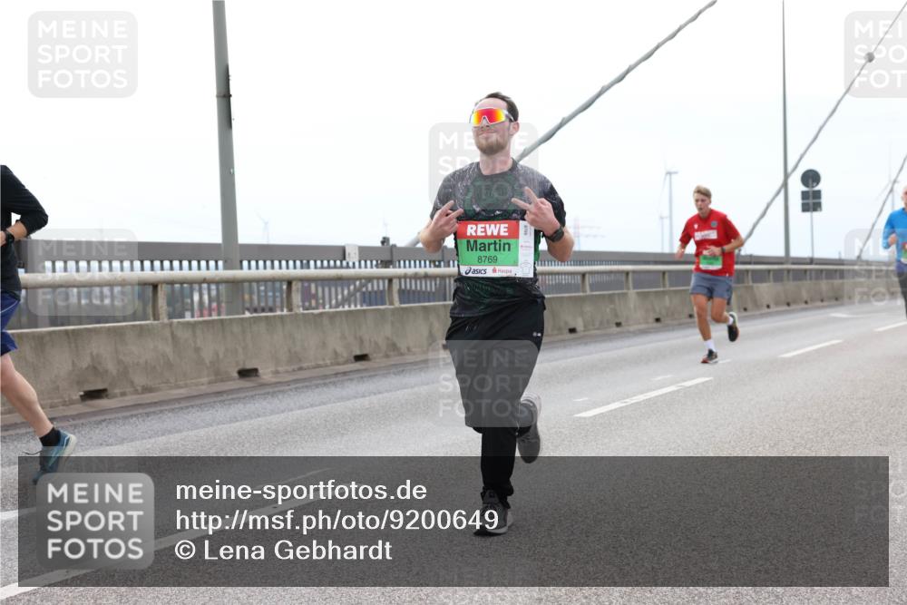 03.10.2025 - Köhlbrandbrückenlauf Lena Gebhardt http://msf.ph/oto/9200649 03.10.2025 15:40:55 Position 2 8769 meine-sportfotos.de