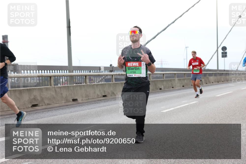 03.10.2025 - Köhlbrandbrückenlauf Lena Gebhardt http://msf.ph/oto/9200650 03.10.2025 15:40:55 Position 2 8769 meine-sportfotos.de
